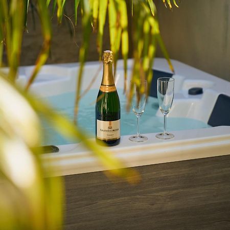 Suite Atypique - Jacuzzi Privatif En Centre Ville De קונייאק מראה חיצוני תמונה