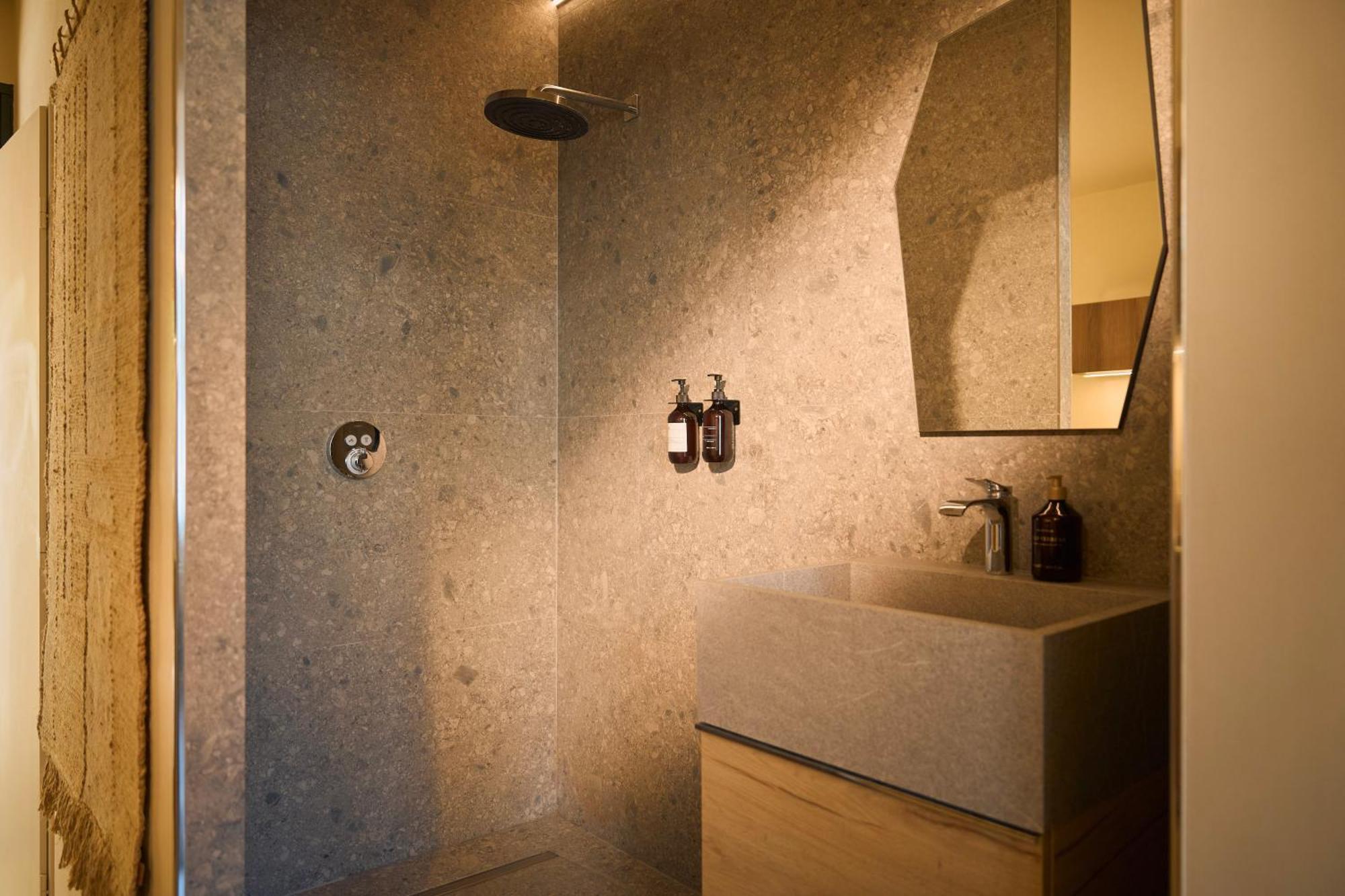 Suite Atypique - Jacuzzi Privatif En Centre Ville De קונייאק מראה חיצוני תמונה